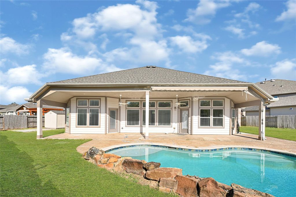 Photo of 15407 Jewel Lake Lane, Houston, TX 77044 (MLS # 12894332)