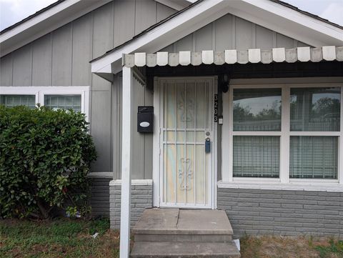 Photo of 3203 Eastex Fwy Fwy, Houston, TX 77026 (MLS # 5621966)