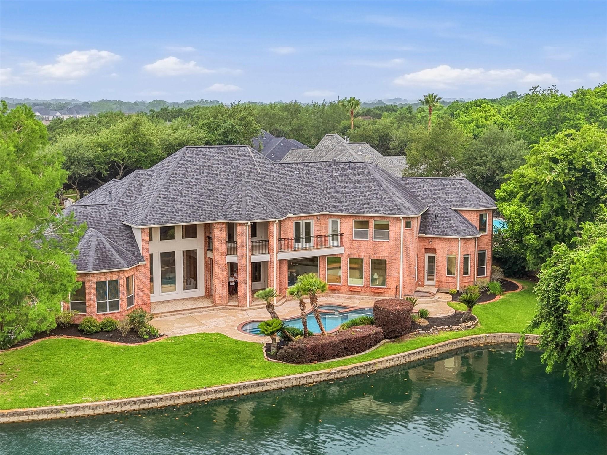 Sugar Land, Texas, 77479, United States, 5 Bedrooms Bedrooms, ,5 BathroomsBathrooms,Residential,Active,2044557