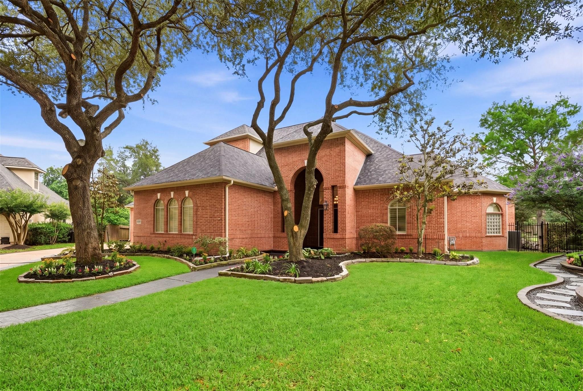 Sugar Land, Texas, 77479, United States, 5 Bedrooms Bedrooms, ,5 BathroomsBathrooms,Residential,Active,2044557