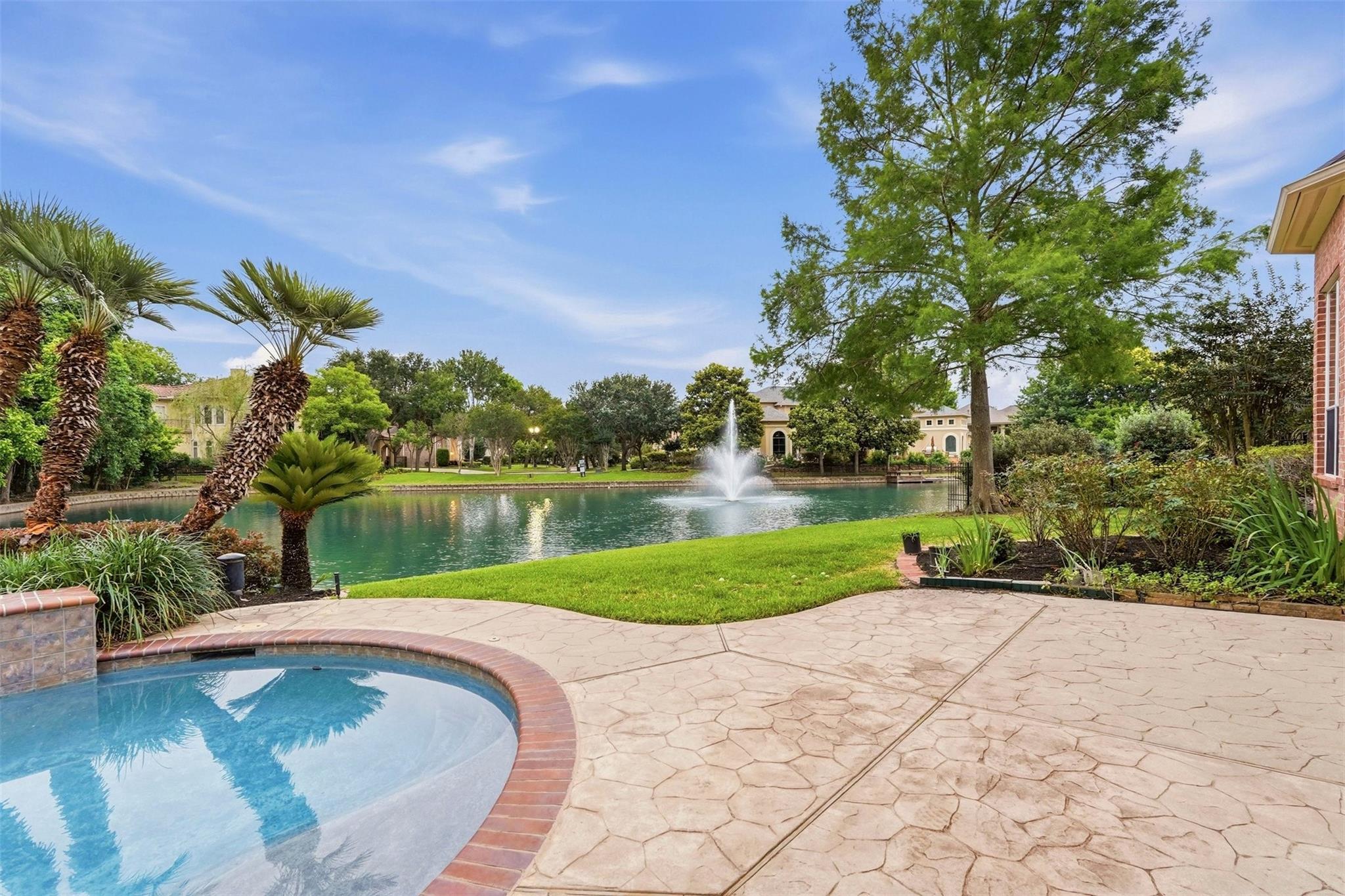 5002 Regency Drive