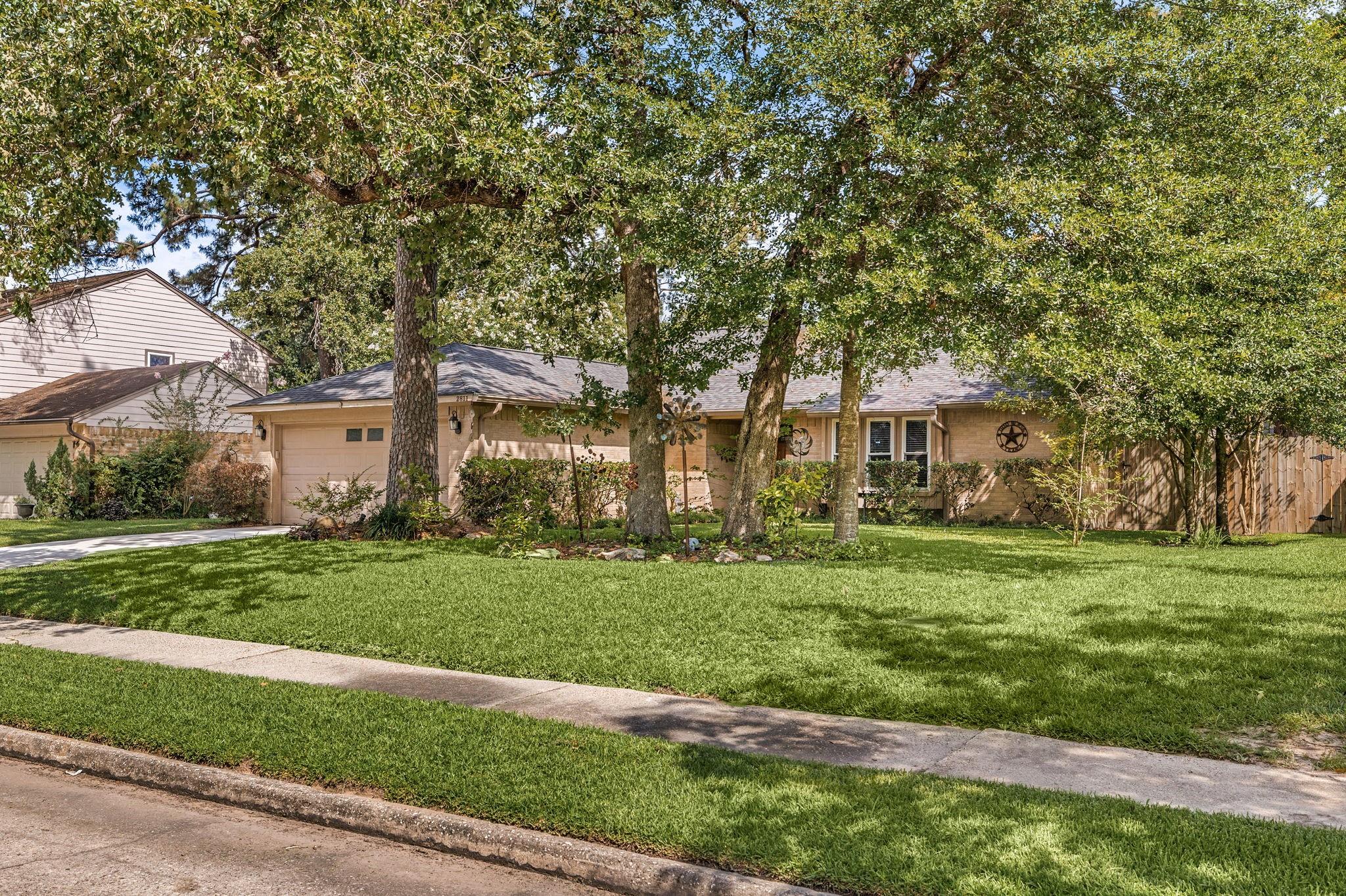 2811 Whispering Springs Drive