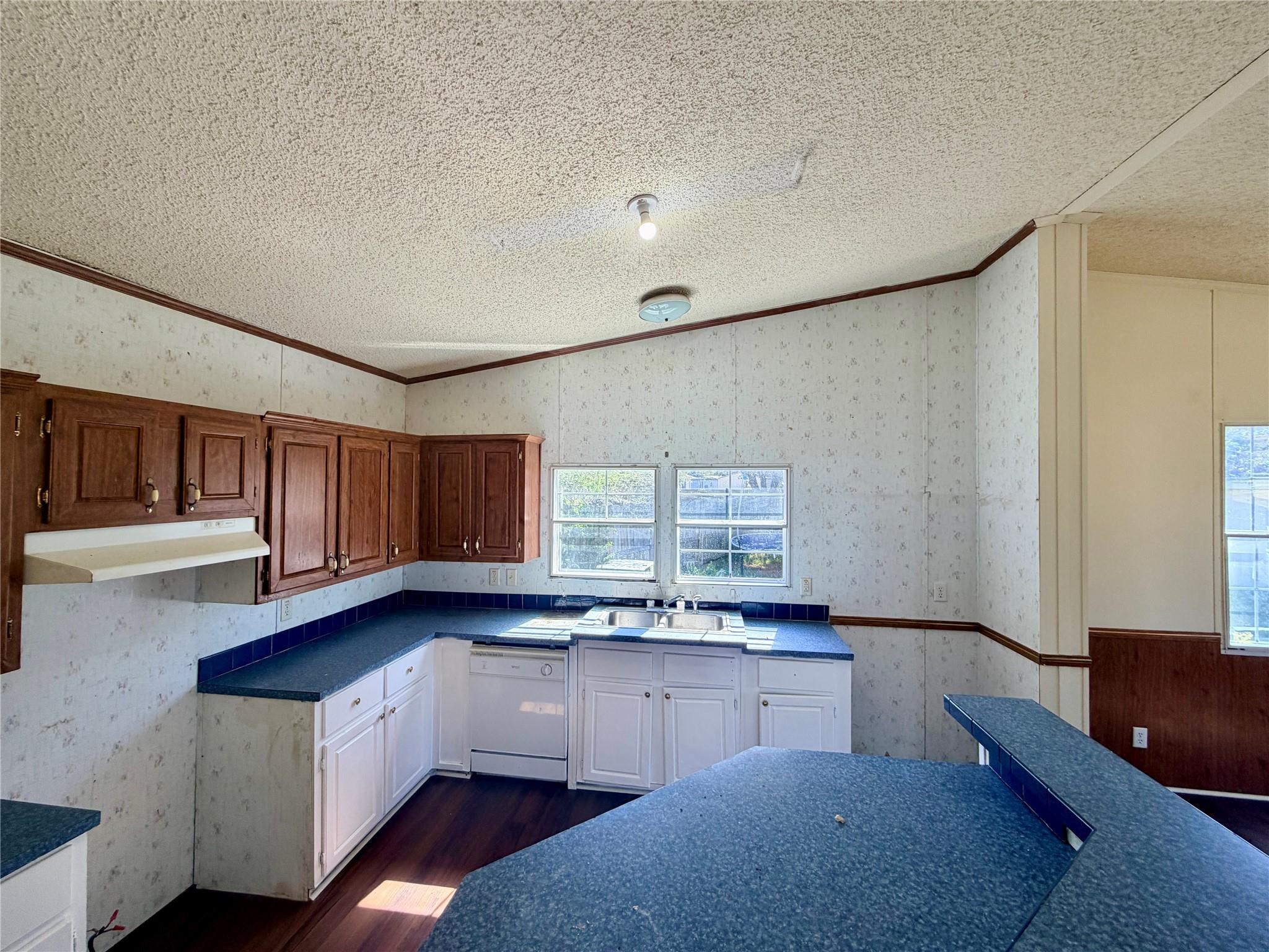 802 De Lorean Court