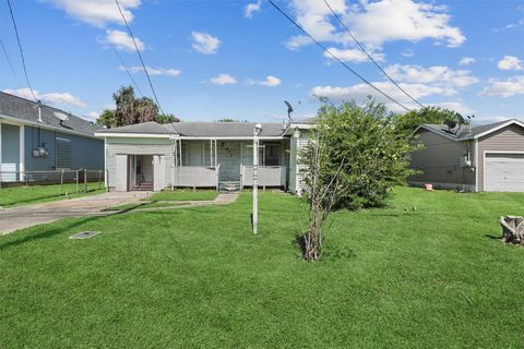 121 Lake Road La Marque TX 77568