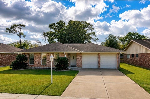 Homes For Sale - 741 E Amherst Lane<br/> Deer Park, TX 77536