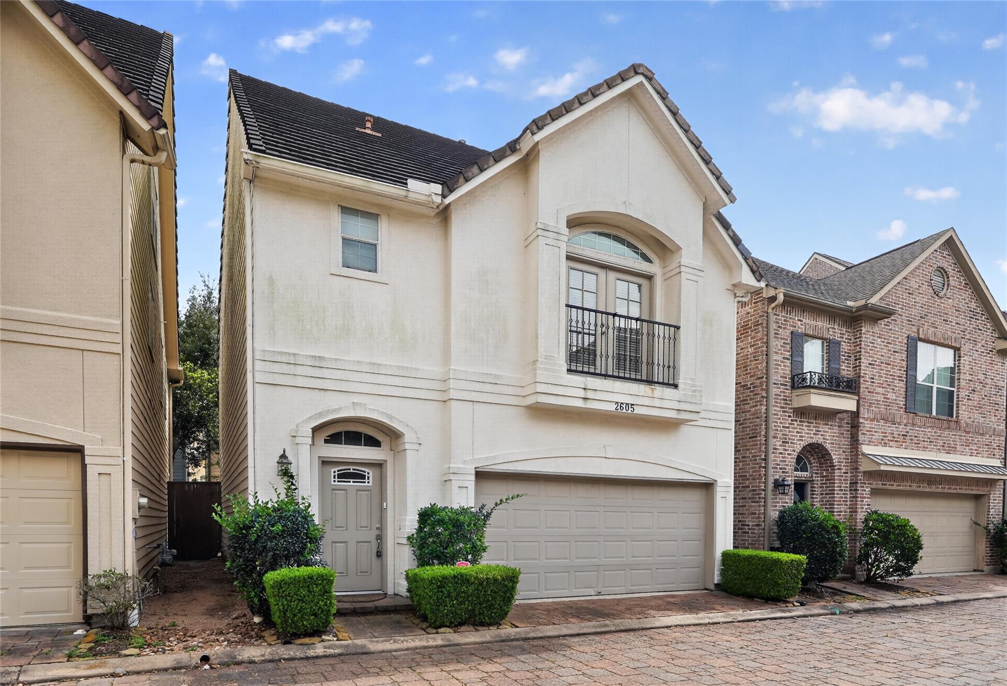 2605 Cheshire Oaks Drive