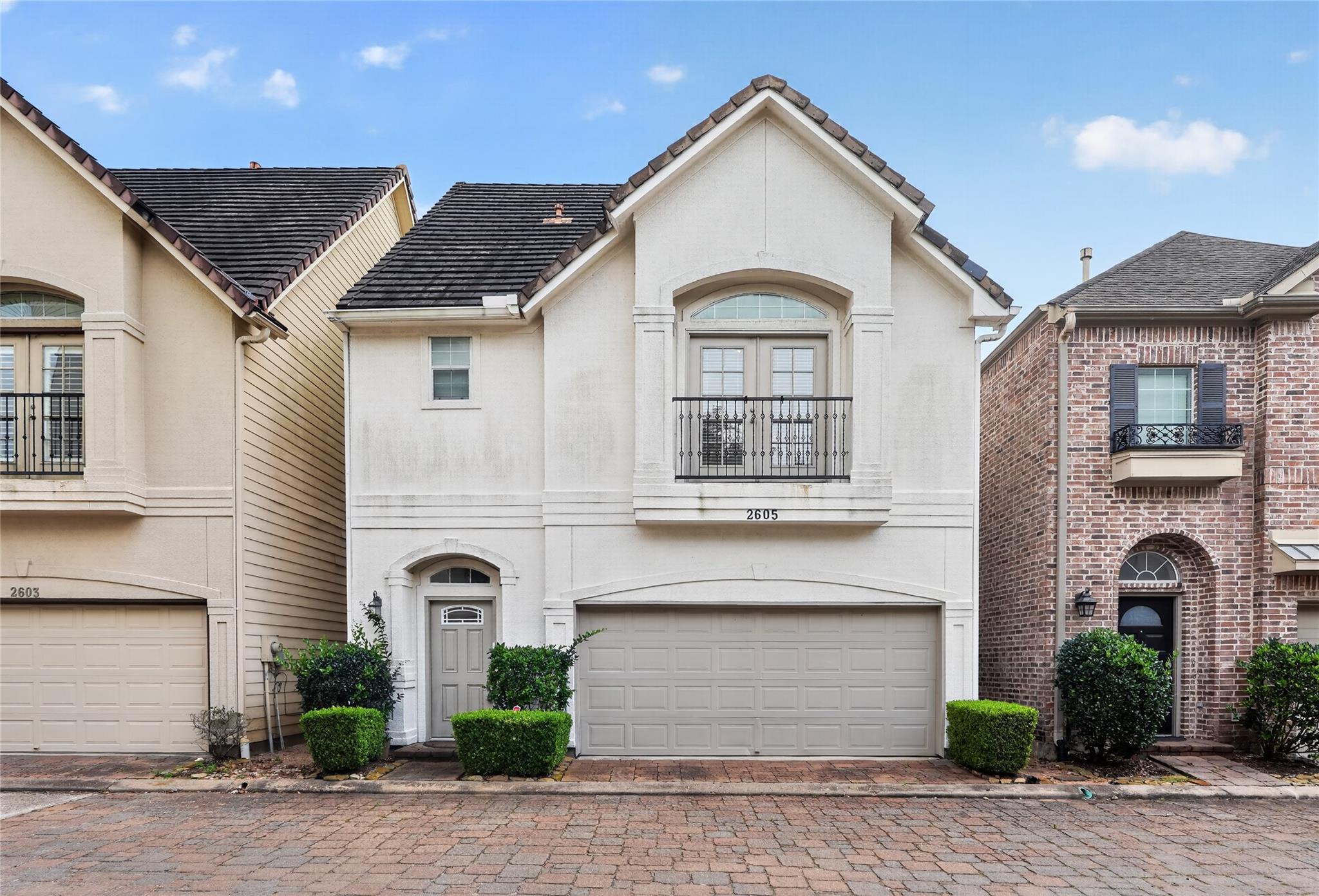 2605 Cheshire Oaks Drive