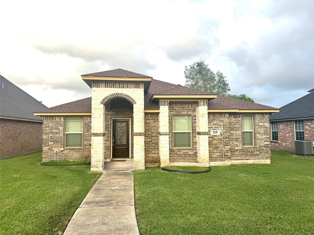 Photo of 115 Silverbell Circle, Lake Jackson, TX 77566 (MLS # 86774900)