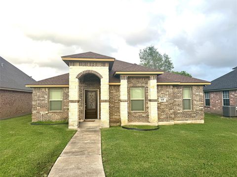 Photo of 115 Silverbell Circle, Lake Jackson, TX 77566 (MLS # 86774900)