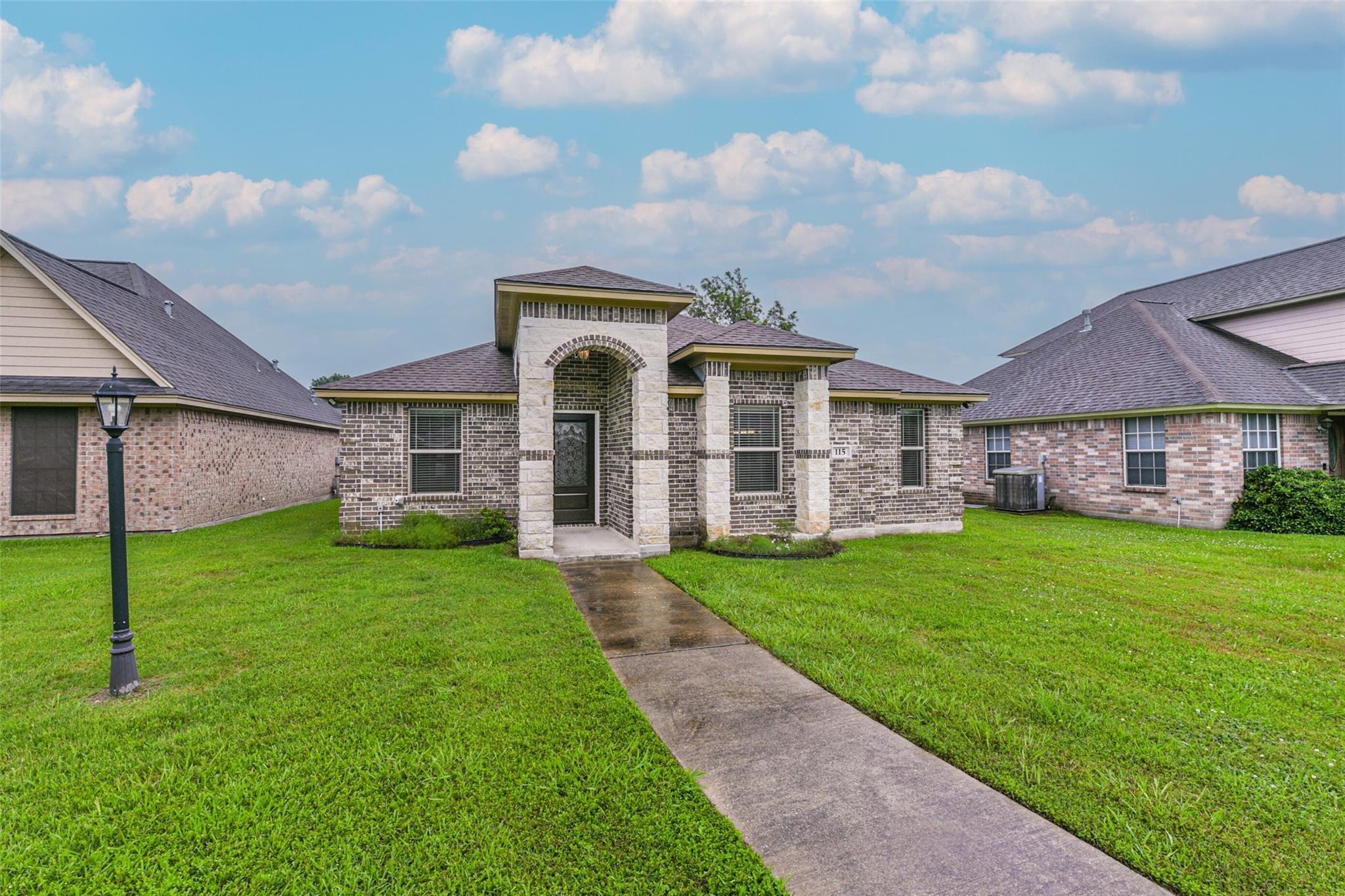 115 Silverbell Circle