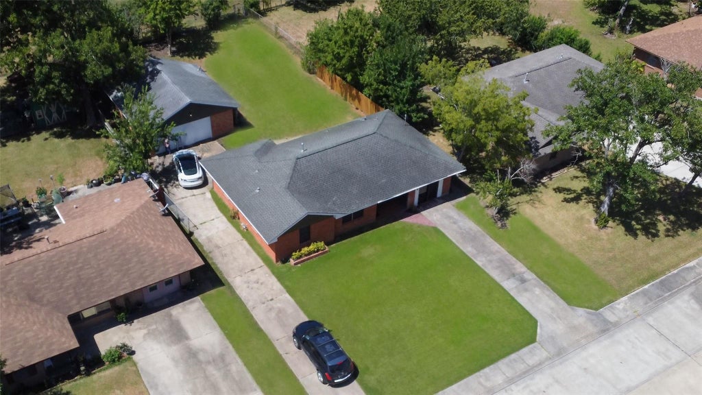 Photo of 106 Mimosa St St, Lake Jackson, TX 77566 (MLS # 7301252)