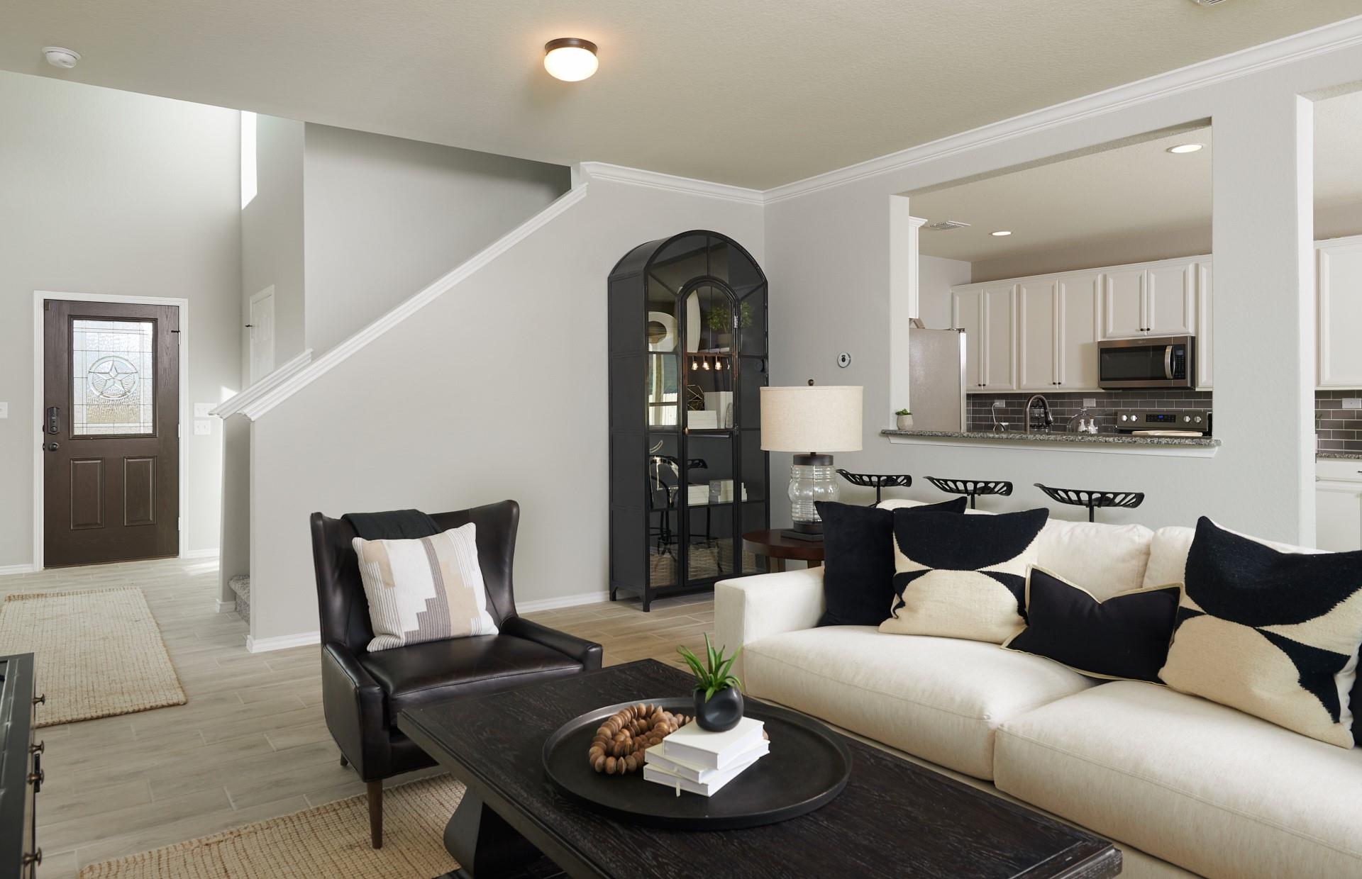 909 Silver Buckle Lane