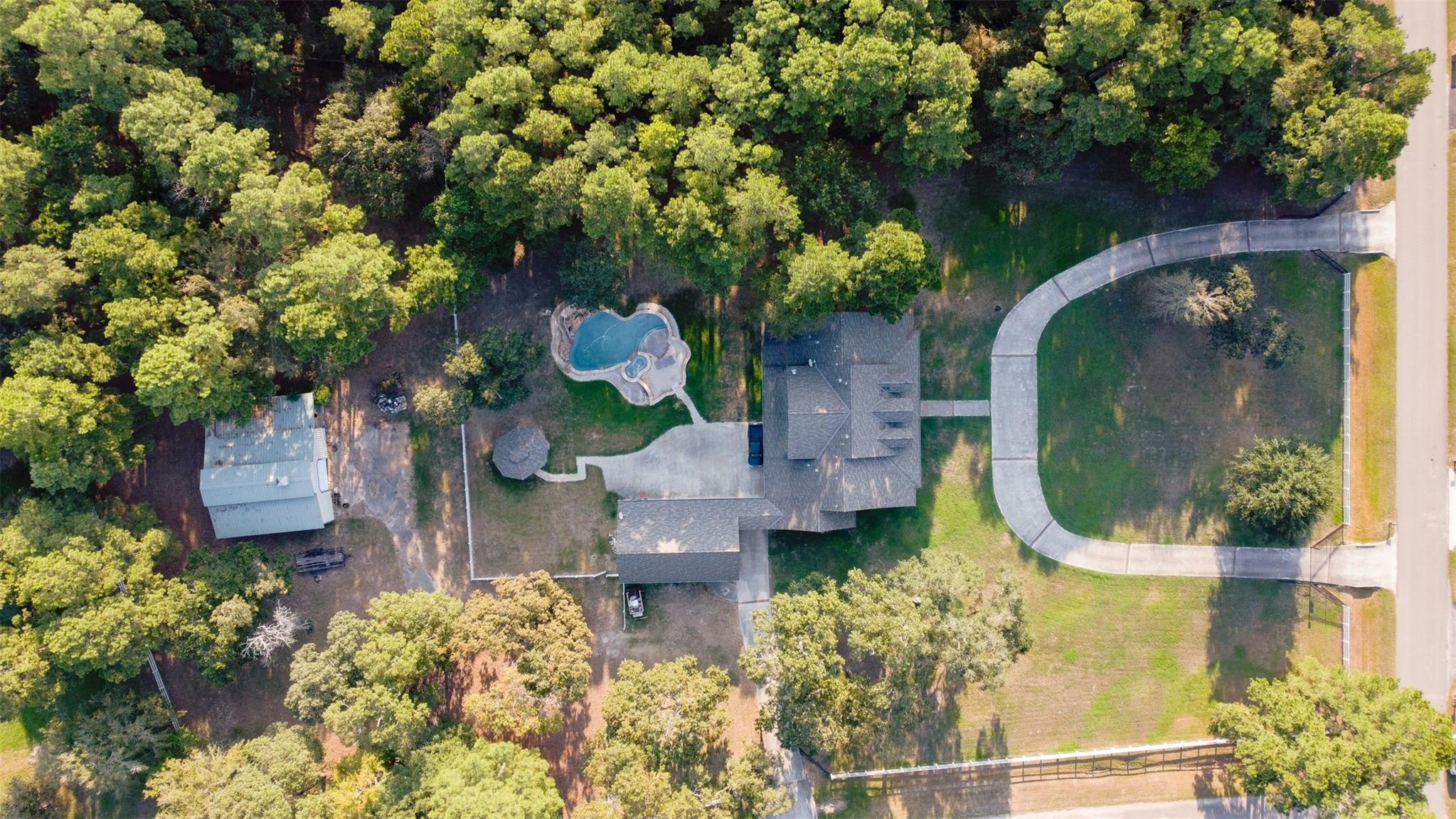 20002 Country Lake Drive
