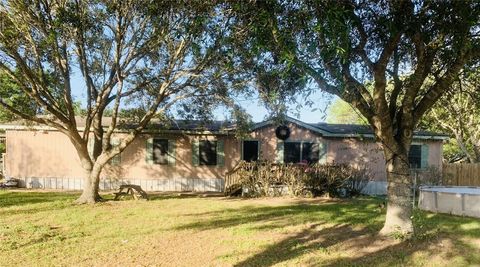 Homes For Sale - 2018 Lauren Lane<br/> Austin County, Sealy, TX 77474