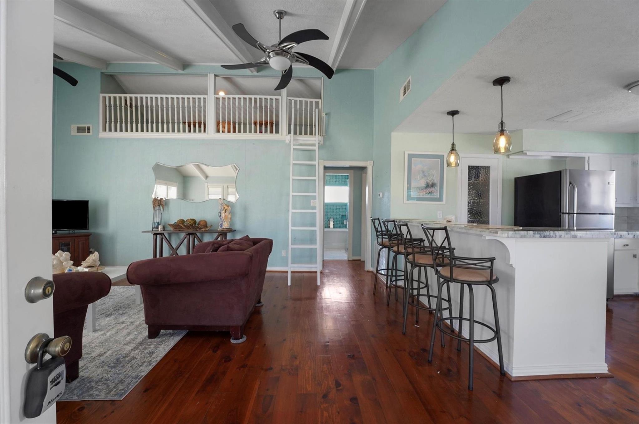 12 S Sandpiper Street