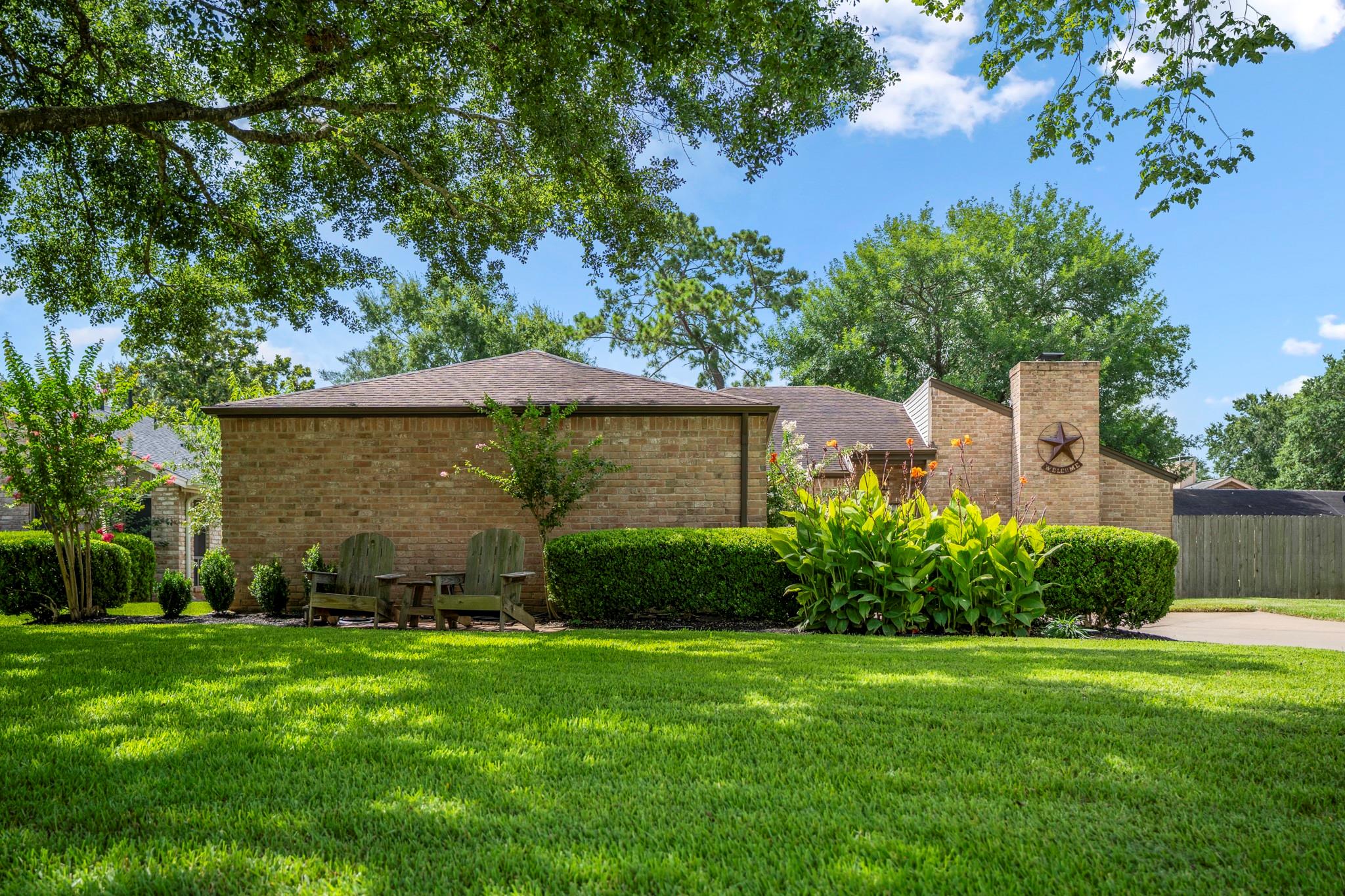 20311 Lake Sherwood Drive