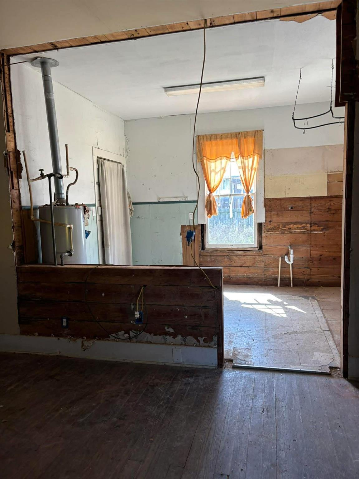 4311 Bernardo De Galvez Avenue