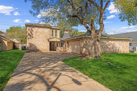 Photo of 10806 Bob White Drive, Houston, TX 77096 (MLS # 33787948)