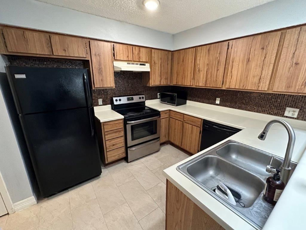 Photo of 2510 Grants Lake Boulevard #101, Sugar Land, TX 77479 (MLS # 4750268)