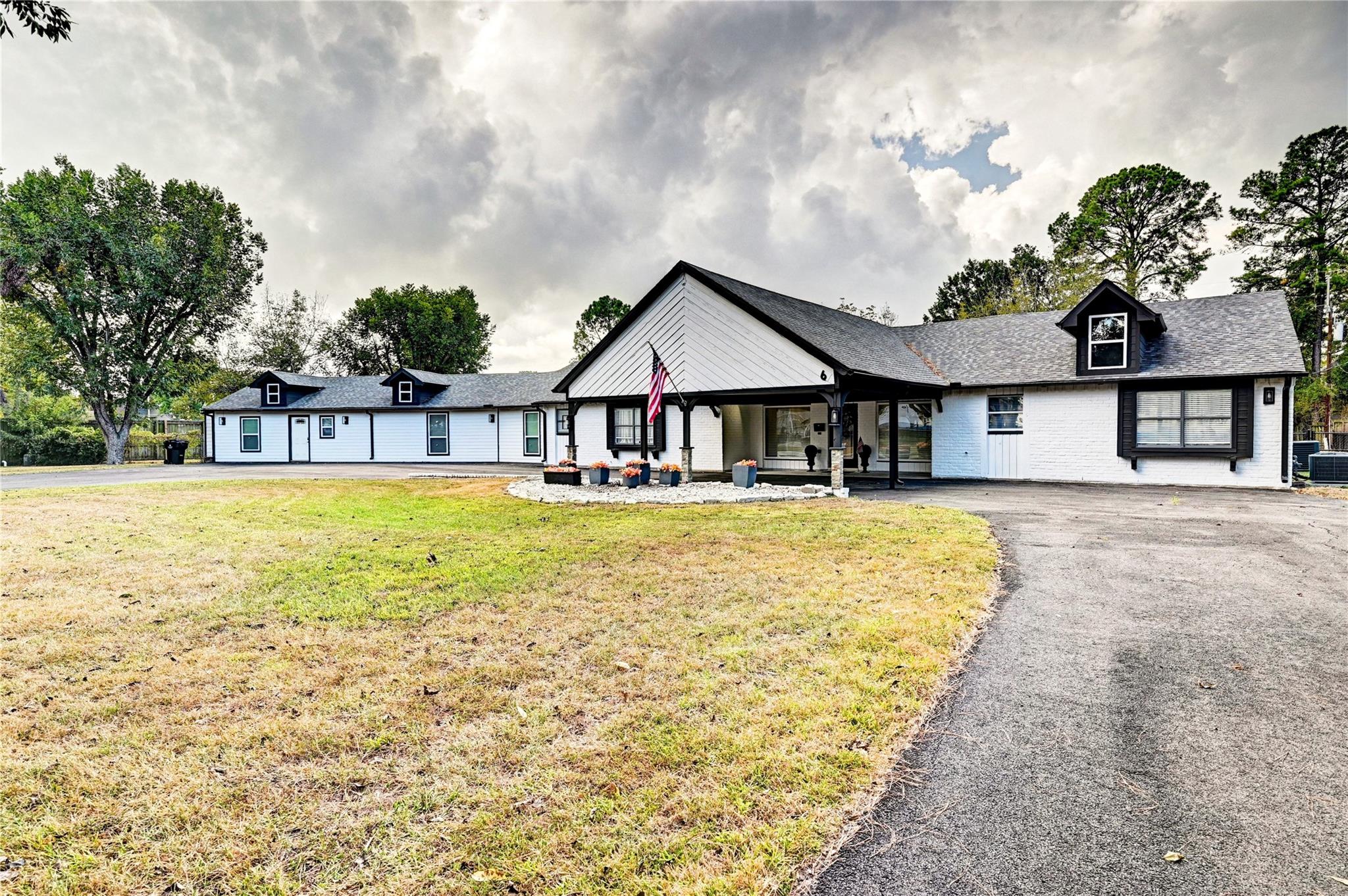 6 Oak Hollow Circle