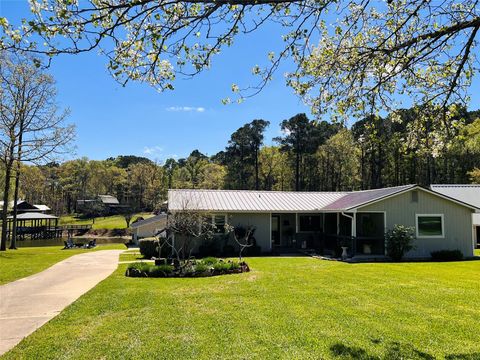 Homes For Sale - 1776 Lakeshore Drive<br/> Sabine County, Hemphill, TX 75948
