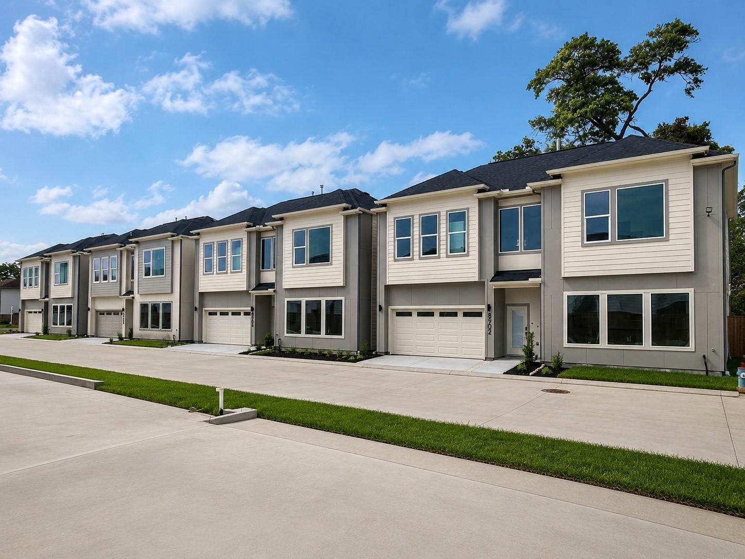 8908 Knoll Leaf Drive