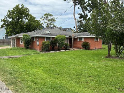 Photo of 416 Fenn Street, Houston, TX 77018 (MLS # 85026021)