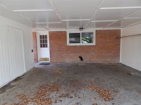 Photo of 104 Crestview Drive, Hitchcock, TX 77563 (MLS # 53604930)