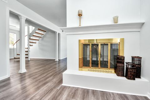 Tiny photo for 2711 Briarhurst Drive #18, Houston, TX 77057 (MLS # 83091951)