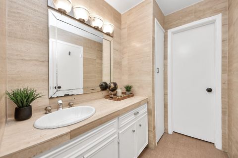 Tiny photo for 2711 Briarhurst Drive #18, Houston, TX 77057 (MLS # 83091951)