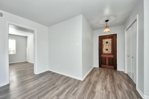 Tiny photo for 2711 Briarhurst Drive #18, Houston, TX 77057 (MLS # 83091951)