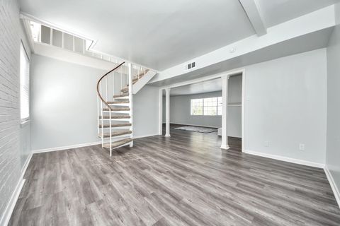 Tiny photo for 2711 Briarhurst Drive #18, Houston, TX 77057 (MLS # 83091951)