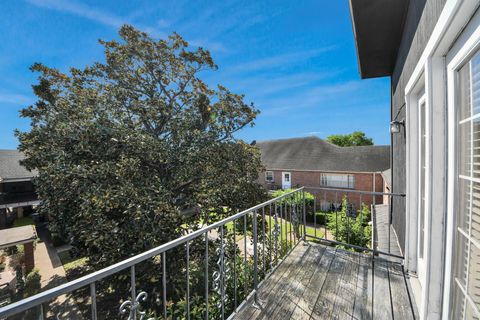 Tiny photo for 2711 Briarhurst Drive #18, Houston, TX 77057 (MLS # 83091951)