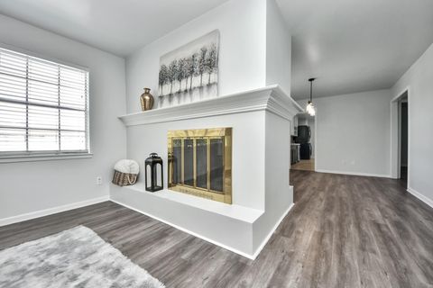 Tiny photo for 2711 Briarhurst Drive #18, Houston, TX 77057 (MLS # 83091951)