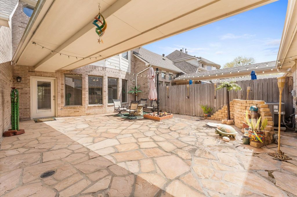 Photo of 2411 Clippers Square, Houston, TX 77058 (MLS # 91374438)