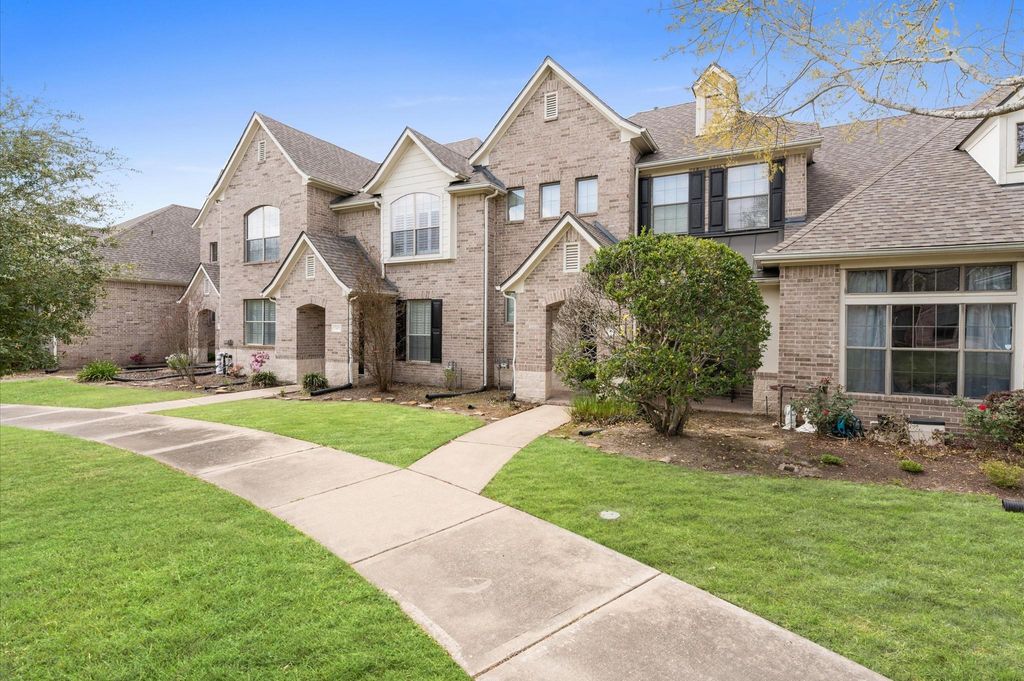 Photo of 2411 Clippers Square, Houston, TX 77058 (MLS # 91374438)