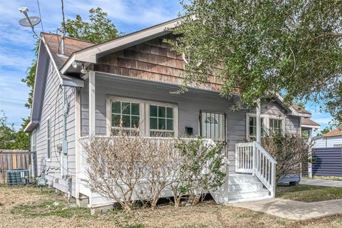 Photo of 4813 Pederson Street, Houston, TX 77033 (MLS # 79792232)