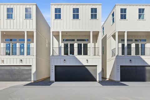 Photo of 7706 Earl Rudder Way, Houston, TX 77055 (MLS # 50604132)