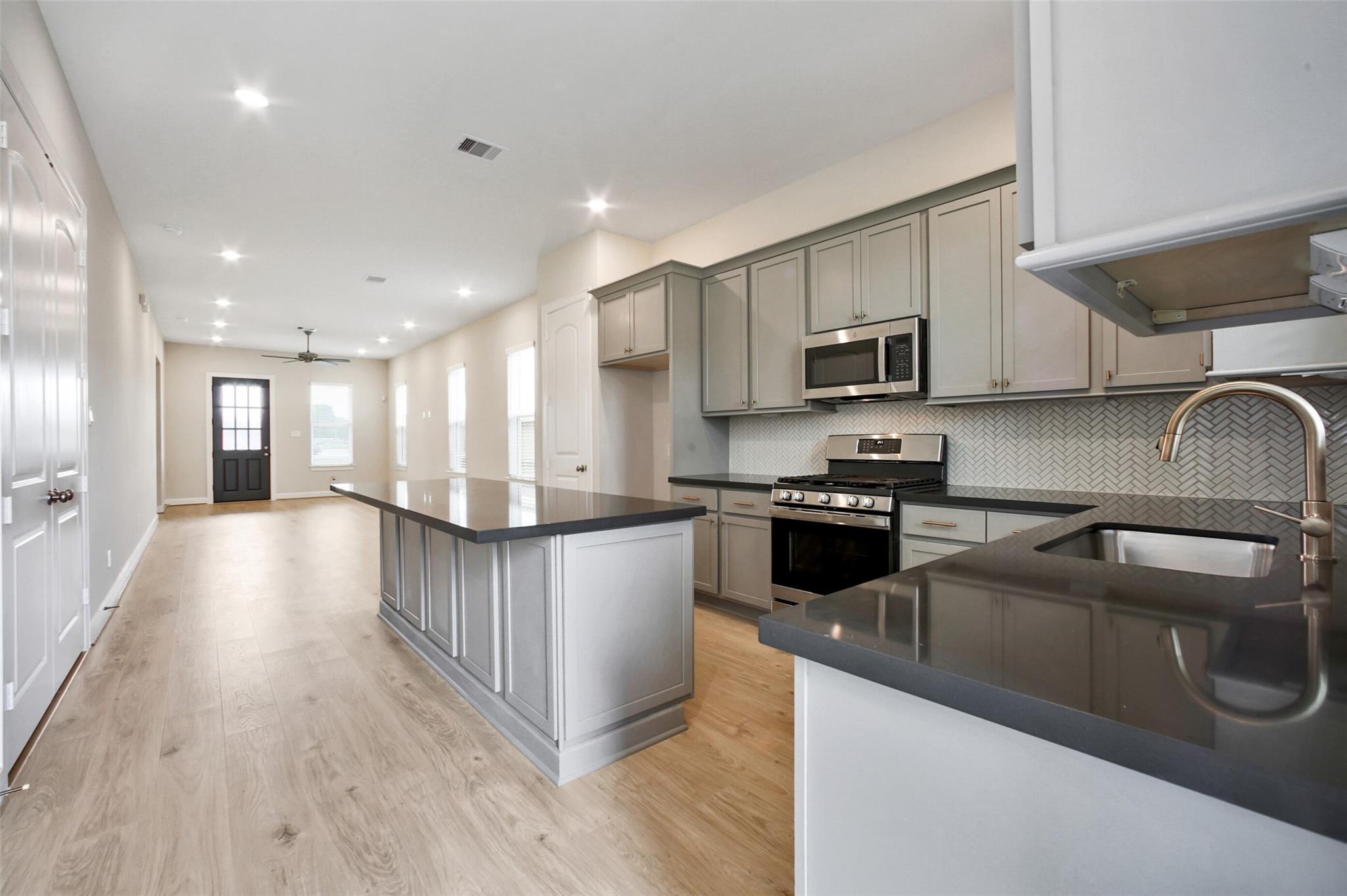 2517 S Houston Avenue