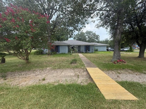 Photo of 15 Meadow Lake Drive, Trinity, TX 75862 (MLS # 20447014)