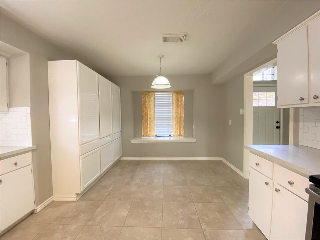 Photo of 12303 Longfellow Drive, Montgomery, TX 77356 (MLS # 98263402)