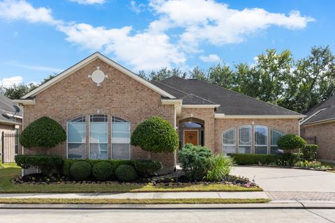 Photo of 1531 Briar Bend Drive, Friendswood, TX 77546 (MLS # 26224120)