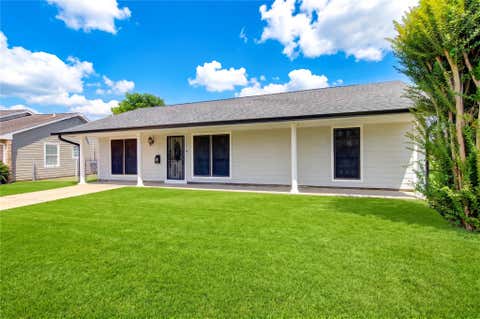 Photo of 9922 Carmalee Street, Houston, TX 77075 (MLS # 61445844)