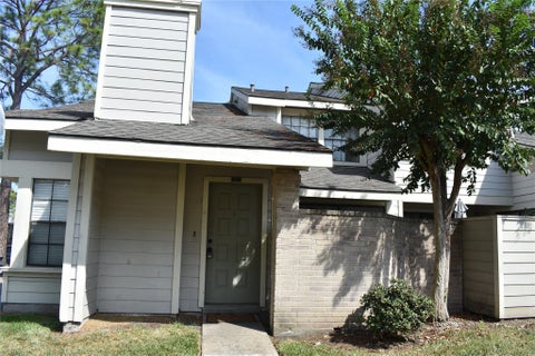 Townhouse For Rent - 11909 Bob White Drive #15-837<br/> Houston, TX 77035