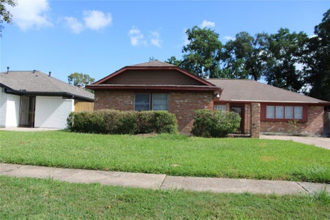 Photo of 13819 Crosshaven Drive, Houston, TX 77015 (MLS # 40244020)