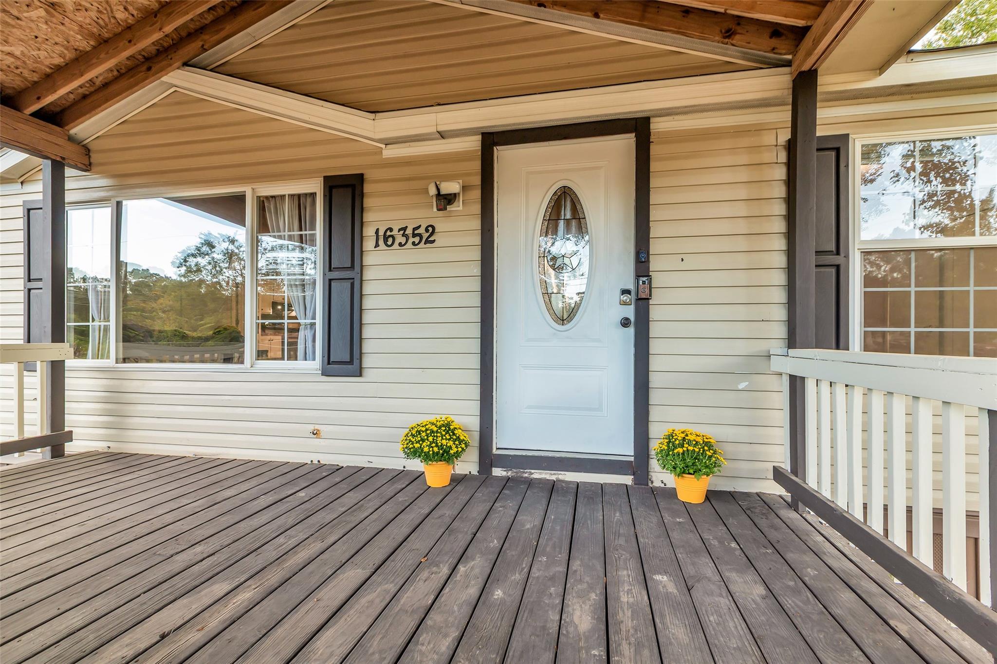 16352 Crockett Crossing