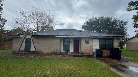 Photo of 5438 Novak Court, Danbury, TX 77534 (MLS # 21450004)