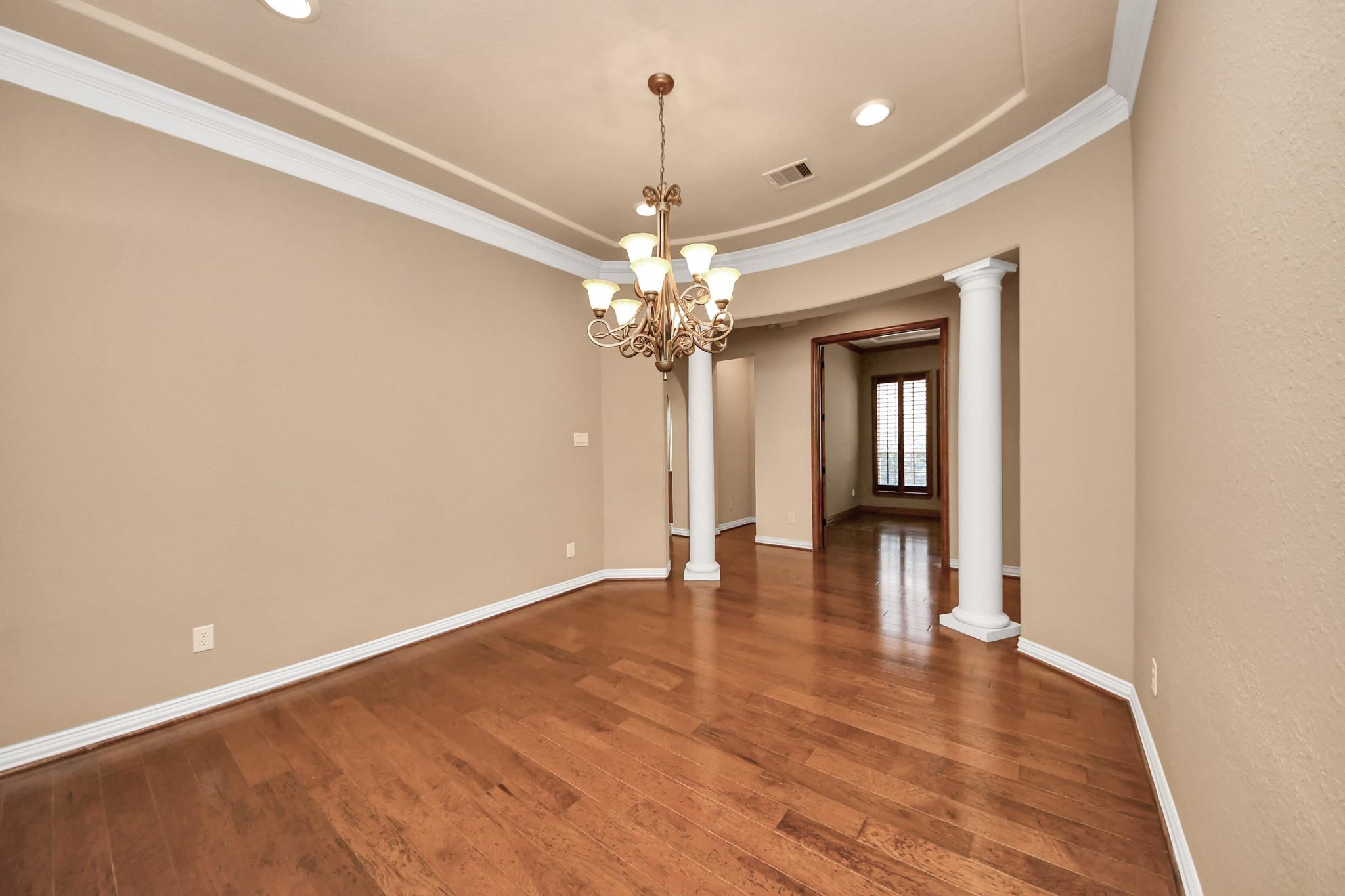 6 Bridgewood Cove Court