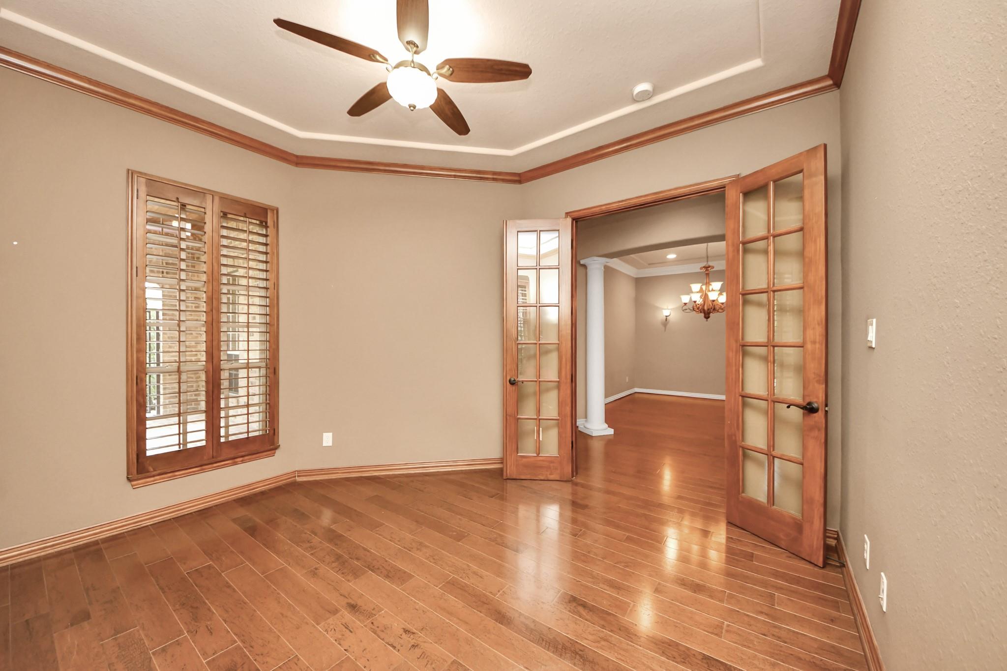 6 Bridgewood Cove Court