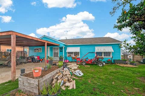 Photo of 7355 Iwo Jima Road, Houston, TX 77033 (MLS # 85279540)